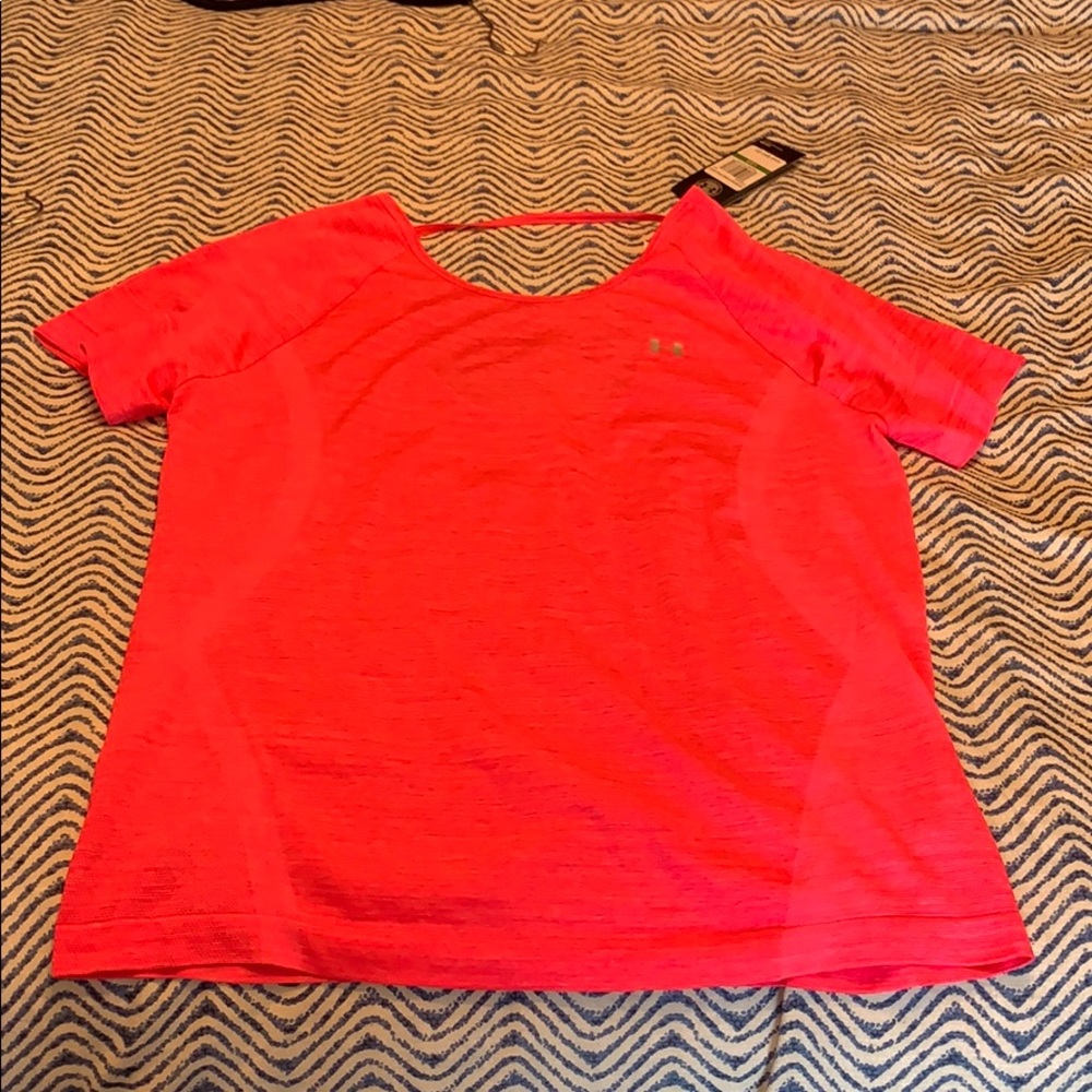 Under Armor heat gear workout shirt